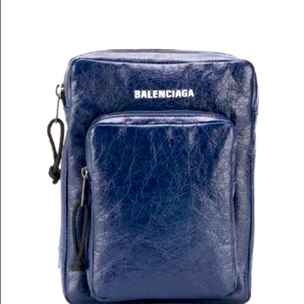 Balenciaga
Explorer messenger bag